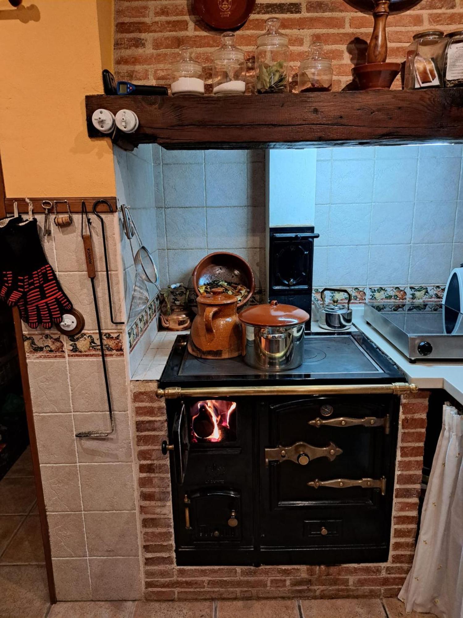 Vinarius, Posada Rural Castellanos de Villiquera Dış mekan fotoğraf